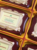 Bảng vinh danh gỗ đồng - GD03 0