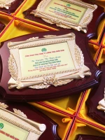 Bảng vinh danh gỗ đồng - GD03 3