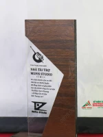 Kỷ niệm chương Gỗ Nhôm GM10E bản gỗ HDF giá tiết kiệm 10