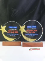 Kỷ niệm chương pha lê đế gỗ PLG026 0