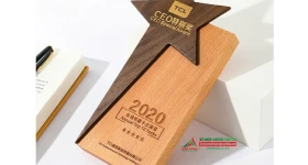 Top 10+ Mẫu Kỷ niệm chương gỗ đẹp nhất năm 2025