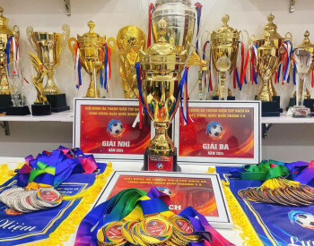 Top 10 mẫu cúp bóng đá cao cấp tại Kỷ niệm chương Cần Thơ