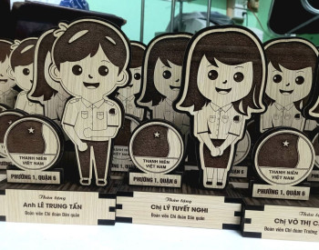 Kỷ niệm chương gỗ chibi