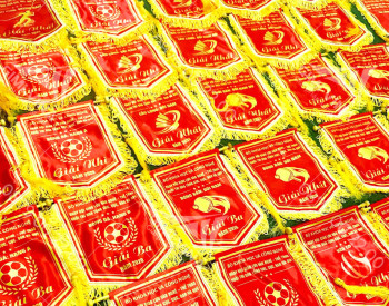 Mẫu cờ lưu niệm bóng đá được lựa chọn nhiều nhất