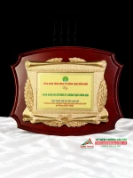 Bảng vinh danh gỗ đồng quà tặng vinh danh - GD03