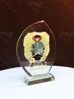 Kỷ niệm chương thủy tinh tốt nghiệp - TT95