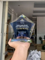 Kỷ niệm chương thủy tinh - TT67