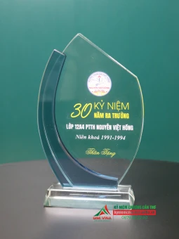 Kỷ niệm chương thủy tinh TT69