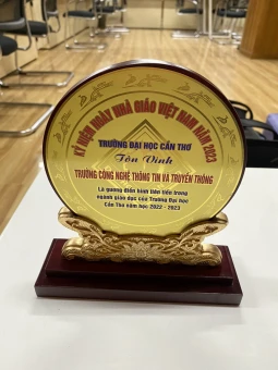 Kỷ niệm chương gỗ đồng tròn- GD01