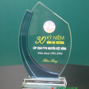 Kỷ niệm chương thủy tinh TT69