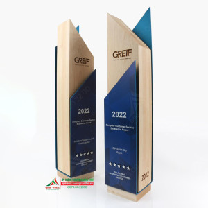 Kỷ niệm chương gỗ KNCG-12 quà tặng vinh danh cao cấp