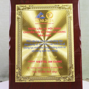 Bảng vinh danh gỗ đồng - GD16