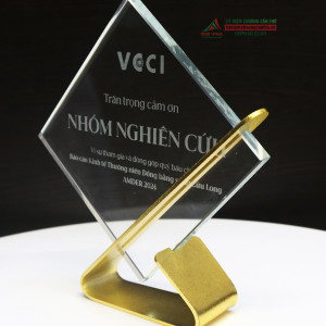 Kỷ niệm chương pha lê đế kim loại - PLK01