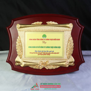 Bảng vinh danh gỗ đồng quà tặng vinh danh - GD03