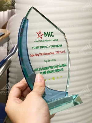 Kỷ niệm chương thủy tinh - TT69