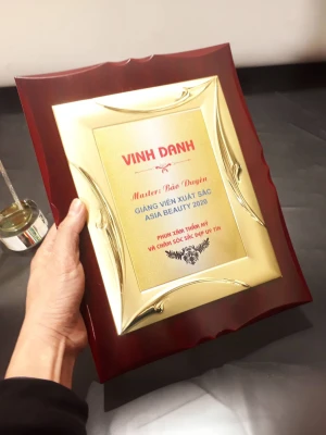 Bảng vinh danh gỗ đồng làm quà tặng tri ân - GD02