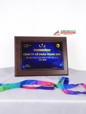 Bảng vinh gỗ pha lê cao cấp GPL01