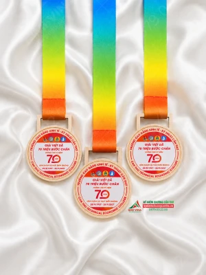 Huy chương gỗ theo yêu cầu - HCG02
