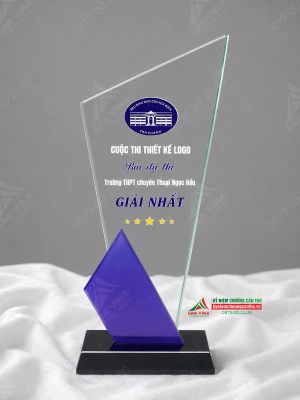 Kỷ niệm chương thuỷ tinh - TT82