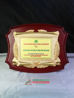 Bảng vinh danh gỗ đồng quà tặng vinh danh - GD03