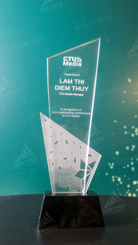 Cúp pha lê vinh danh cao cấp • Kỷ niệm chương Cần Thơ #awards #phale #kyniemchuong