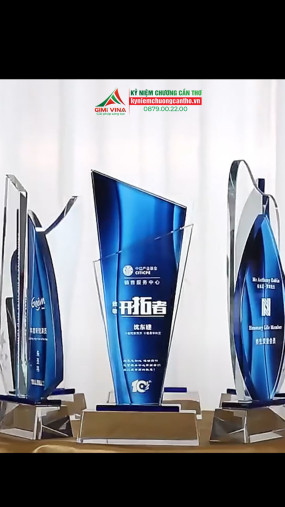 Kỷ niệm chương pha lê vinh danh cao cấp • Gimi