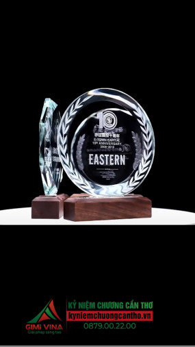 Kỷ niệm chương pha lê cao cấp • Kỷ niệm chương Cần Thơ